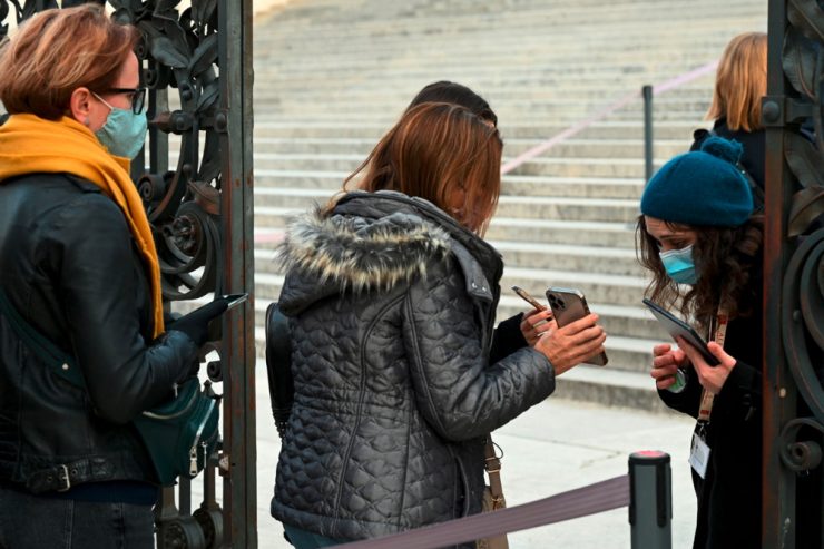 Omikron / Italien schränkt Silvesterfeiern ein