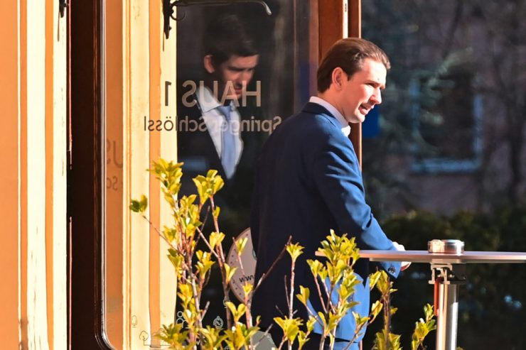 Österreich / Neue Enthüllungen zeichnen ein immer übleres Sittenbild der Kurz-Seilschaft