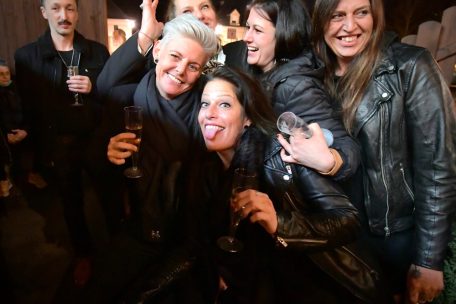 Bis zur Sperrstunde lie&szlig;en es sich die G&auml;ste vieler Bars und Restaurants gut gehen. Im Escher Caf&eacute; &bdquo;Pirate&ldquo; herrschte gute Stimmung bis 23.00 Uhr.&nbsp;