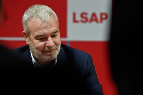 Rücktritt / Der rote Rebell: Rückblick auf die politische Karriere von Dan Kersch