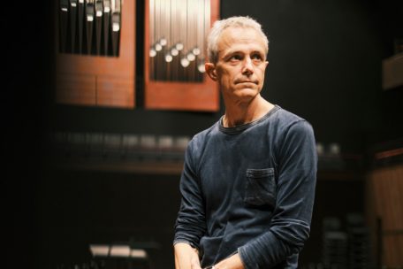 Alain spannt den Bogen / „Manchmal gehen Künstler einfach verloren“