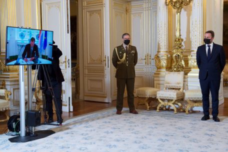 Aufgrund seiner Corona-Infektion wurde Gro&szlig;herzog Henri per Video aus Colmar-Berg zugeschaltet<br />
