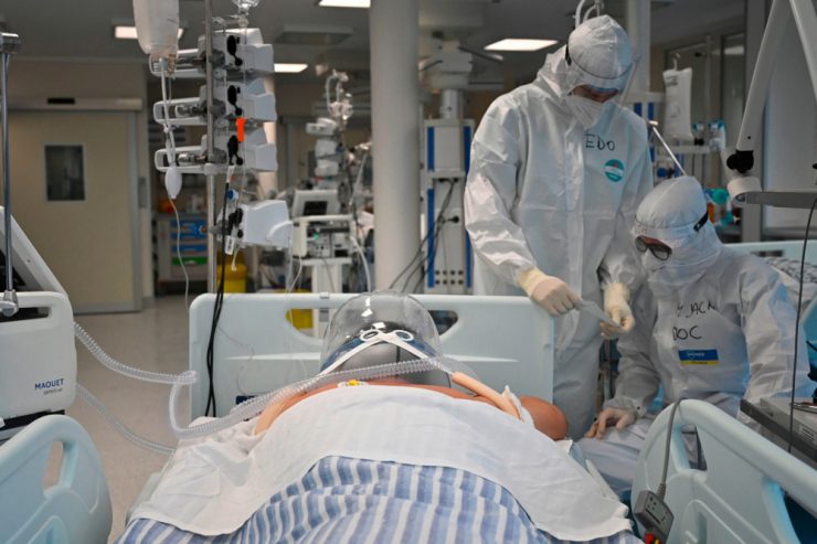 Pandemiebekämpfung / Italien führt Impfpflicht für über 50-Jährige ein