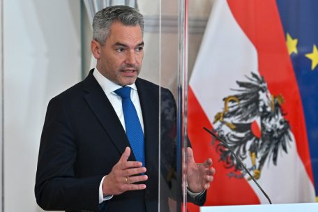 Österreich / Omikron gefährdet Impfpflicht