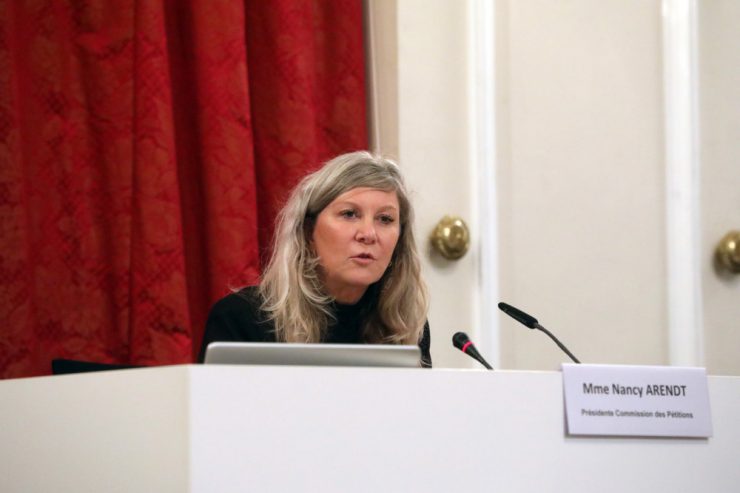 Chamber / Nancy Kemp-Arendt coronapositiv, Petitionsdebatten finden statt