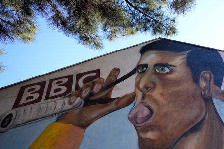 Australien / Djokovic setzt auf positiven Corona-Test – Viele Fragen bleiben offen