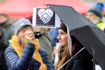 Wissenschaftler erklärt / So funktionieren Verschwörungstheorien und deswegen sind sie so anziehend