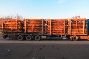 Auf dem Weg nach Luxemburg / Ziemlich breit unterwegs: Polizei stoppt völlig überladenes Gefährt