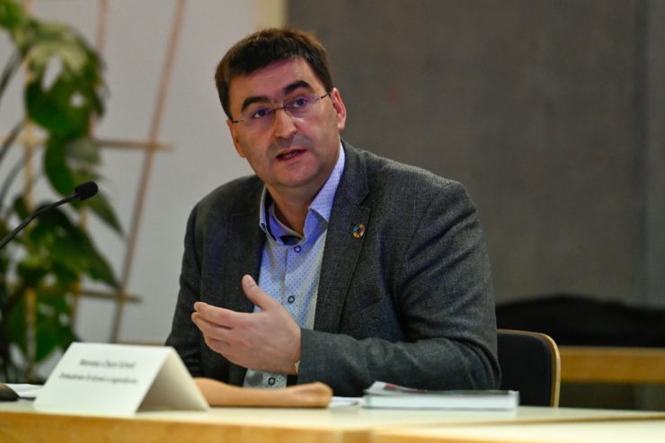 Ombudsmann Charel Schmit / „Eltern sollten sich überlegen, wohin sie ihre Kinder mitnehmen“