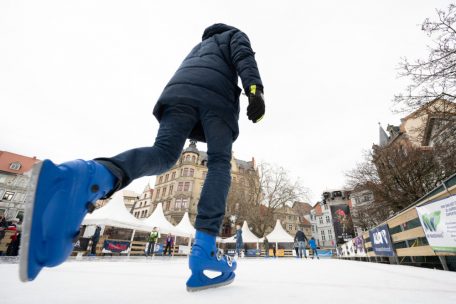 Kinderwissen:  / Wenn der Winter weiß wird (2): Schlittschuhe 