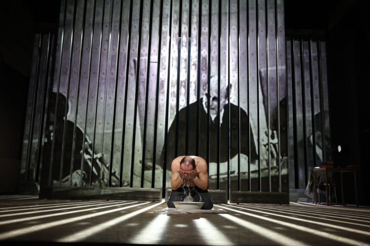 Théâtre / Bourreau de bureau: „Eichmann“ de Serge Wolfsperger et Gilles Guelblum