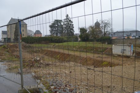  Dieses Areal wartet auf das neue Vereinshaus. Die Bauarbeiten sollen im kommenden Frühjahr beginnen.