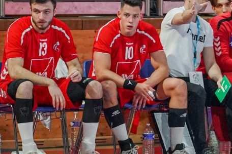 Joé Schuster stabilisiert neben Ben Weyer (r.) die Luxemburger Abwehr