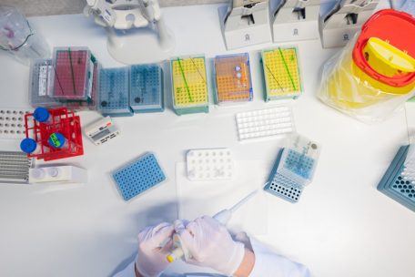 LNS / Omikron sorgt für mehr positive Tests, aber weiterhin nicht für entsprechend mehr schwere Verläufe