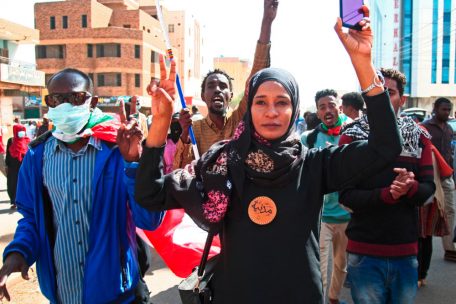 Im Sudan kommt es regelm&auml;&szlig;ig zu Massenprotesten, die das Milit&auml;r genauso regelm&auml;&szlig;ig blutig niederschl&auml;gt