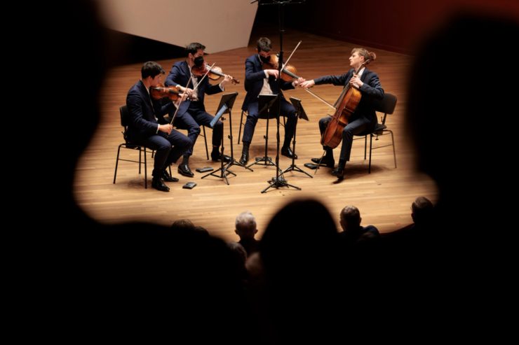 Alain spannt den Bogen / Schwerpunkt 20. Jahrhundert