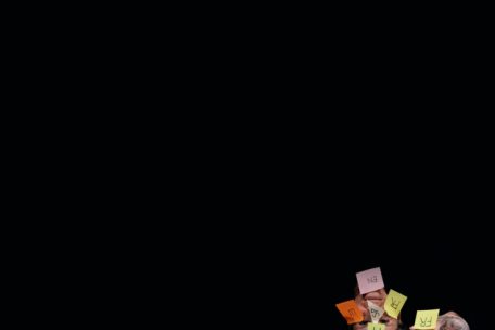 Alle Panel-Teilnehmer können mehrere Sprachen sprechen – das verhindert aber nicht ihre Misskommunikation