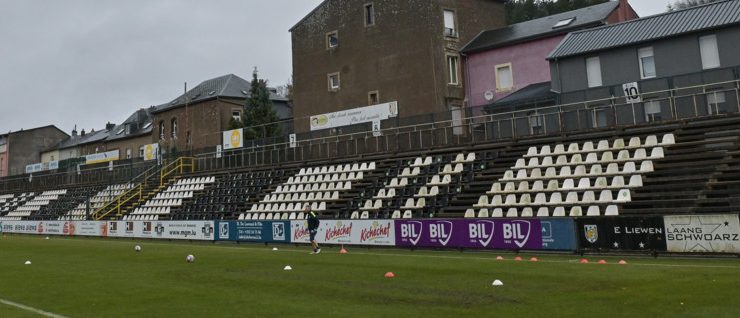 Jeunesse-Stadion / Mitte März werden die „Gradins“ der  altehrwürdigen „Escher Grenz“ abgerissen