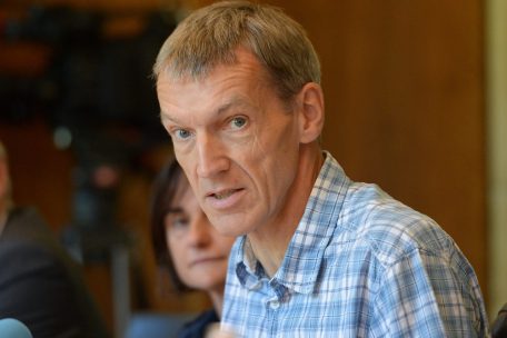 Dr. Vic Arendt arbeitet als Mediziner im &bdquo;Centre hospitalier de Luxembourg&ldquo; &ndash; er sch&auml;tzt die Vertr&auml;glichkeit von Lagevrio als &bdquo;gut&ldquo; ein&nbsp;