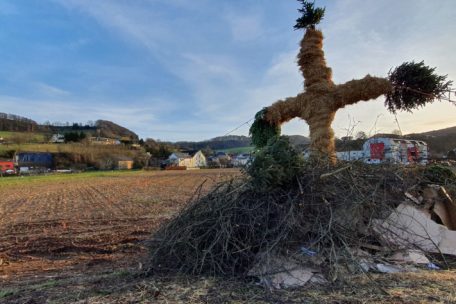 Als andere Vereine die traditionelle Veranstaltung letztes Jahr absagten, fand in Gilsdorf trotzdem ein Burgbrennen statt – allerdings ohne Zuschauer