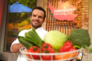 „Familien-Kochduell“ / Köstliche Unterhaltung am Nachmittag mit TV-Koch Steffen Henssler