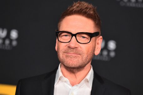 Regisseur Kenneth Branagh dürfte trotz möglicher Verrisse zufrieden sein: „Tod auf dem Nil“ wurde nach seinem Kinostart in den USA am 11. Februar zum Kassenschlager