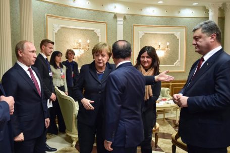 Putin, Merkel, Hollande und Poroschenko beim Treffen in Minsk am 11. Februar 2015