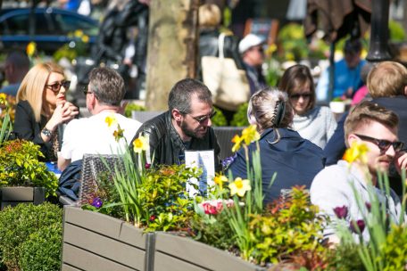 Parlament: Zwei Aktualitätsstunden / Teure Wohnungen und Überleben der Gaststätten