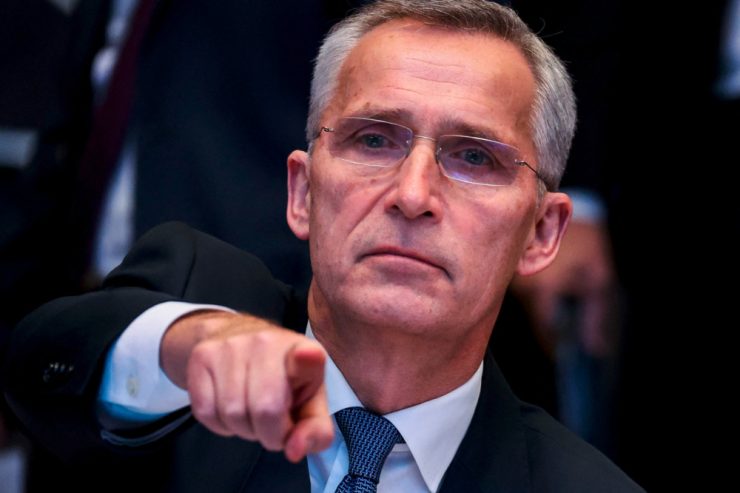 Zur Abschreckung Russlands / NATO verlegt schnelle Eingreiftruppe – sieben EU-Staaten sehen ihre Sicherheit bedroht