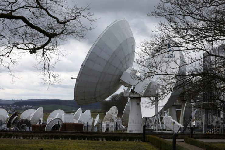 RT-Sender und SES / Luxemburger Satelliten helfen bei der Verbreitung von Putins Propaganda