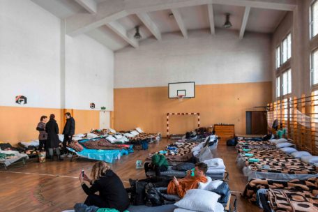 Eine vor&uuml;bergehende Unterbringungsstelle f&uuml;r ukrainische Fl&uuml;chtlinge in einer Grundschule in Przemysl