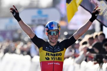 Radsport / Omloop Het Nieuwsblad: Wout van Aert nutzte den Moment des Stillstandes