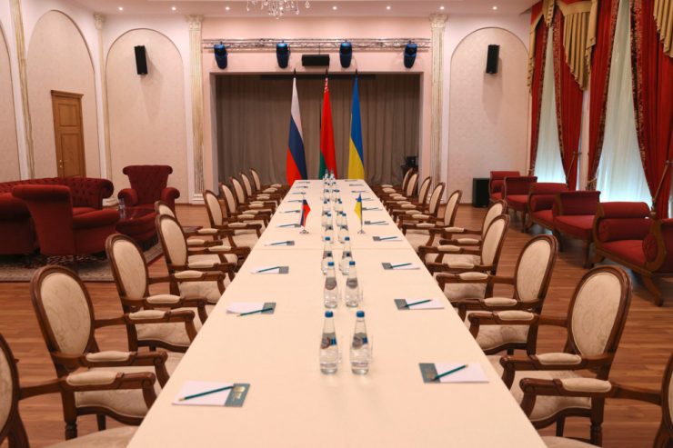 Konflikt / Russisch-ukrainische Verhandlungen an Grenze zu Belarus begonnen