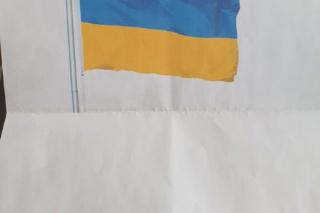 Diesen Flyer haben russische Expats in ihrem Briefkasten vorgefunden.