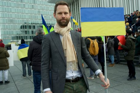 Ritsaert will nicht still bleiben und nimmt deshalb zum ersten Mal in seinem Leben an einer Demonstration teil<br />