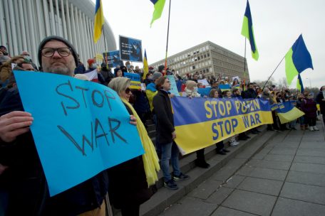 Luxemburg-Stadt / „Wie ein Horrorfilm, der zur Realität wird“ – Menschen protestieren gemeinsam gegen Krieg