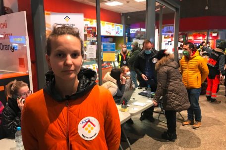 &bdquo;Wir waren am Anfang zu dritt hier, jetzt sind wir hundert&ldquo;: Justyna hilft den Ank&ouml;mmlingen