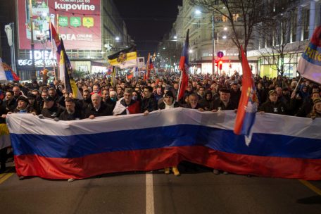 Serbien / Pro-Putin Demonstranten in Belgrad: Der Feind des Feindes ist ein Freund