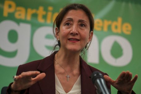 Kolumbien / Die Stunde der Opfer: Parlamentswahlen als Stimmungstest vor der Präsidentenwahl