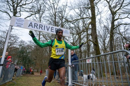Leichtathletik / Nationale Cross-Titel an Kinde und Gloden