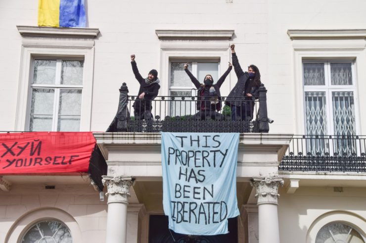 Strafmaßnahmen / EU verhängt Sanktionen gegen  Oligarchen: Roman Abramowitsch droht Einreiseverbot