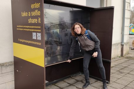Esch2022 / Ein Selfie vor dem Spiegel: Jessica Theis und ihre Fotokabinen 
