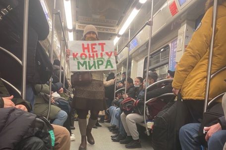 „Nein zum Ende der Welt“: Stimmungsbild aus der Moskauer Metro