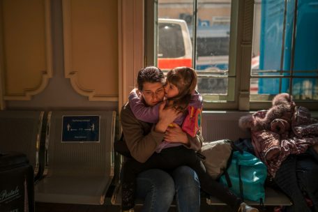 Russlands Krieg in der Ukraine / Humanitäre Lage in den belagerten Städten spitzt sich zu 