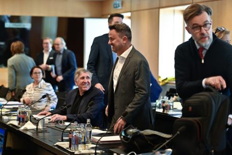 Tripartite / „Encore beaucoup de questions ouvertes“