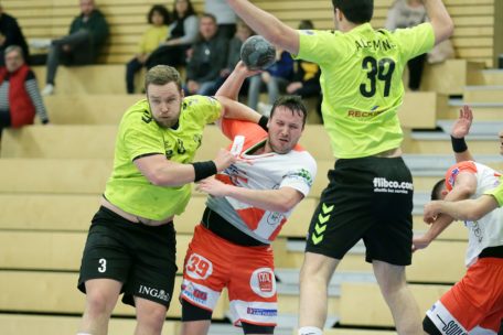 Milasin Trivic (3) und Käerjeng mussten sich knapp 27:29 gegen Berchem und Lé Biel (39) geschlagen geben