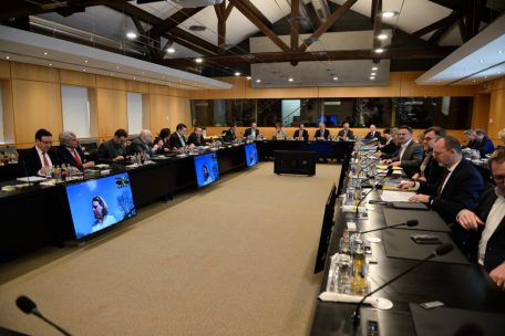 Reaktionen auf Tripartite / Lob für Kompromissbereitschaft, Kritik an Gießkannenpolitik