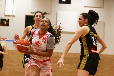 Bartringen (Maria Mongomo, in Wei&szlig;) musste gleich zweimal gegen Wiltz in die Verl&auml;ngerung&nbsp;