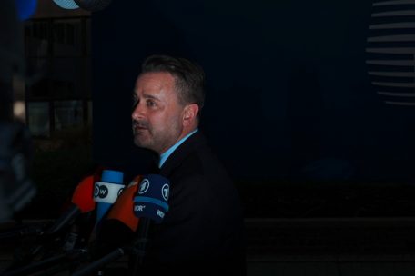 Regierungskulissen / Strengere Ethik-Regeln für Minister sollen für Transparenz sorgen