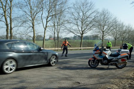 Mindestens 240 Fahrer wurden am Donnerstag wegen zu hohem Tempo von der Stra&szlig;e gewunken